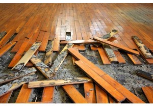 Демонтаж деревянного пола
